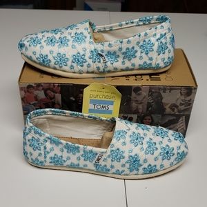 TOMS blue embroidered loafers